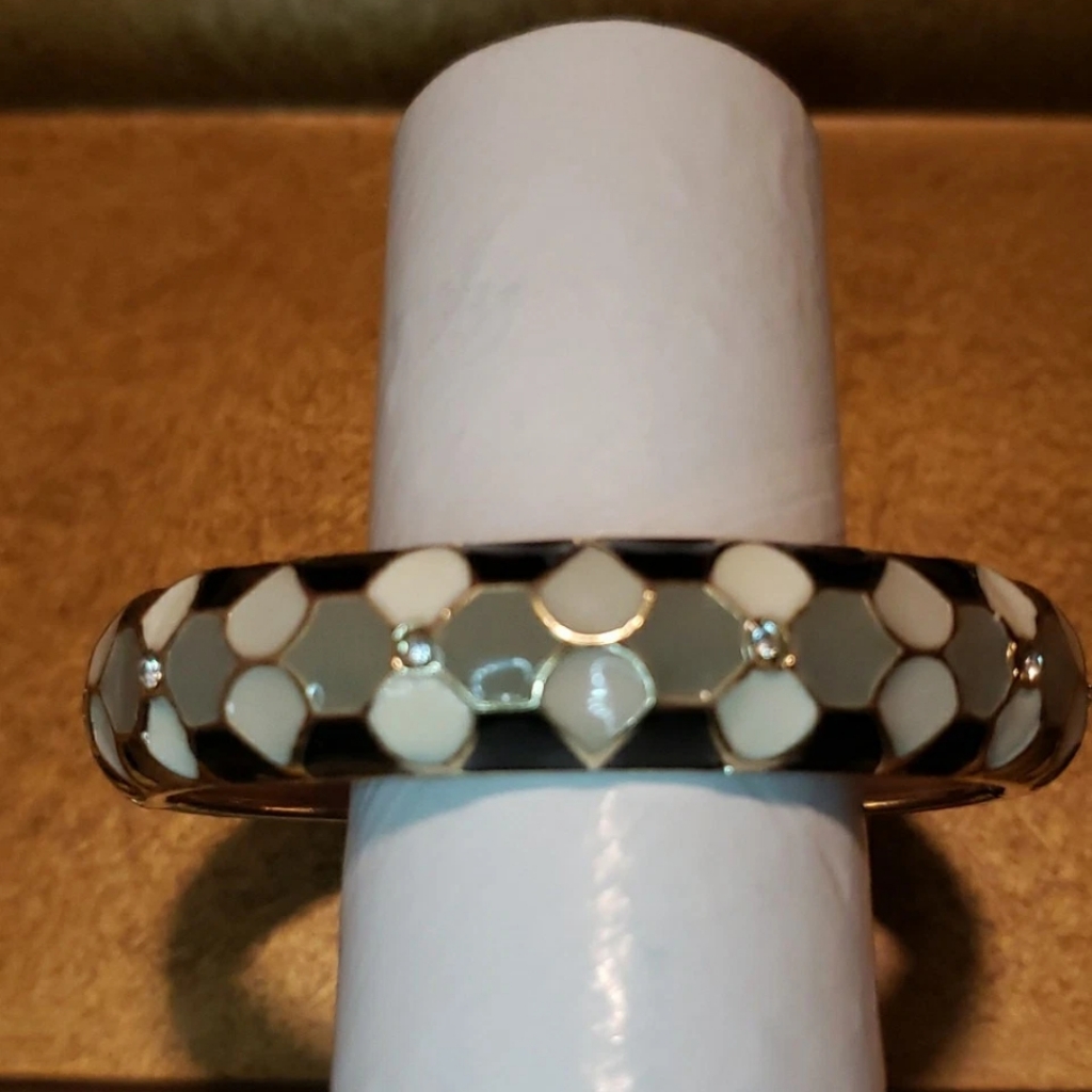 Tommy Bahama Enamel Hinged Bracelet Neutral Tones Gray Black Cream 11$